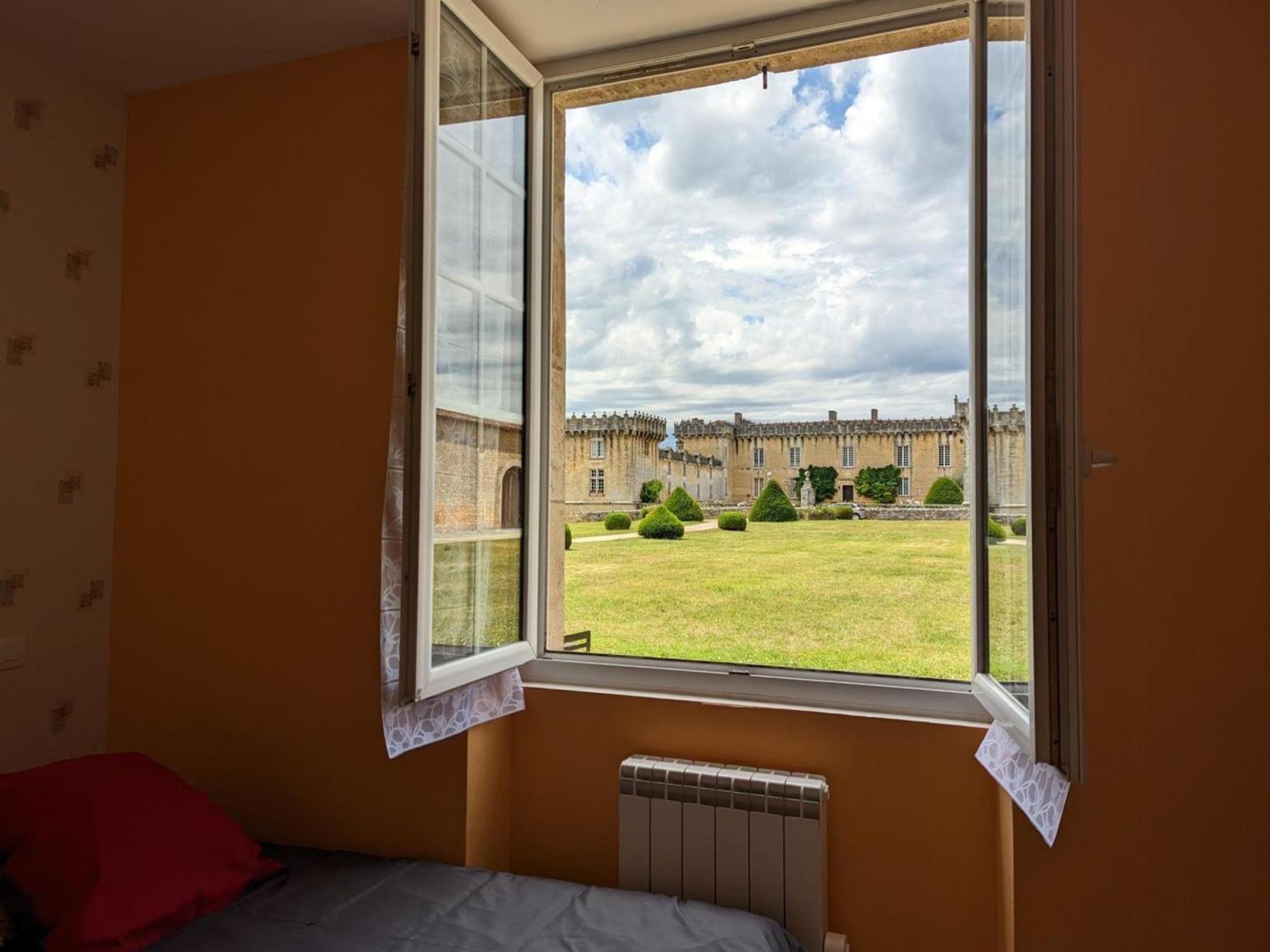 Gite Charmant Au Coeur D'Un Chateau Historique Avec Parc, Proche De Cognac, Ideal Famille Et Nature - Fr-1-653-167 Cherves-de-Cognac Exterior foto